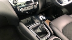 Nissan Qashqai 1.6 DiG-T Tekna [Glass Roof pack] 5dr Petrol Hatchback